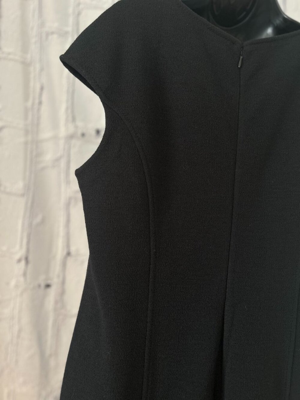 Armani Collezioni | Black Cap-Sleeve Sheath Dress - Picture 9 of 16